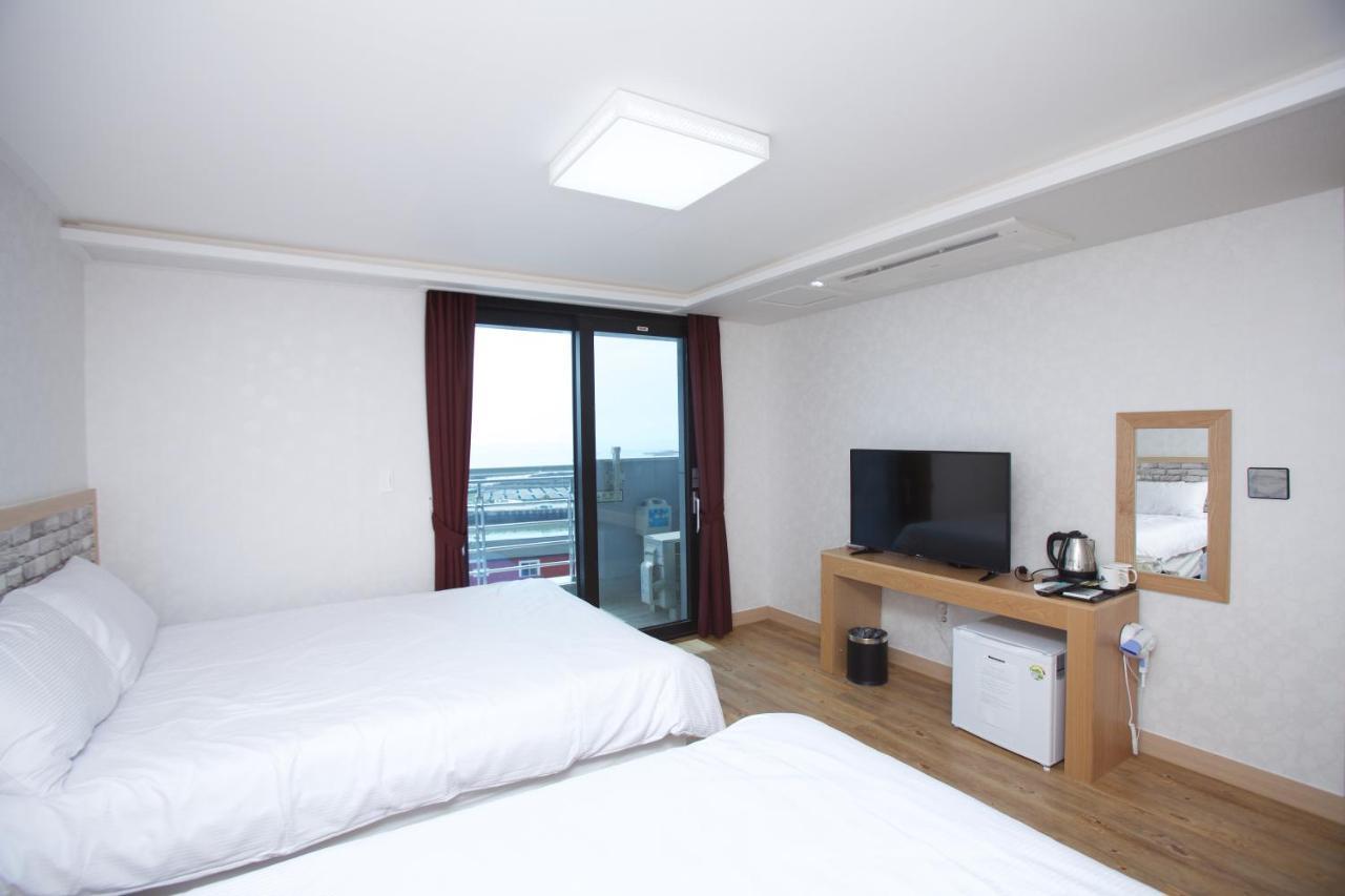 Jeju Moseulpo Hotel Seogwipo Exterior photo